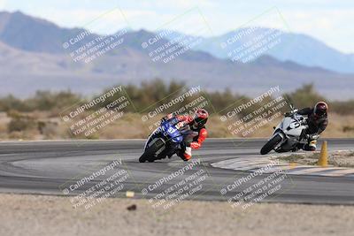 media/Nov-16-2025-Race Pace (Sun) [[8c5fa54630]]/Non Verified Riders (1st 20 Minutes)/5-Turn 15 (110pm)/